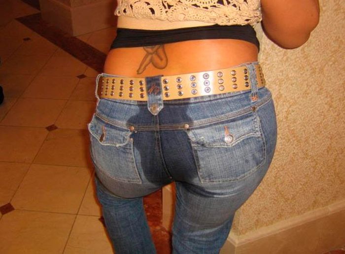 Пьяные девушки в уборной (88 фото)