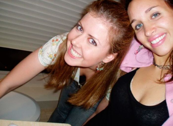 Пьяные девушки в уборной (88 фото)