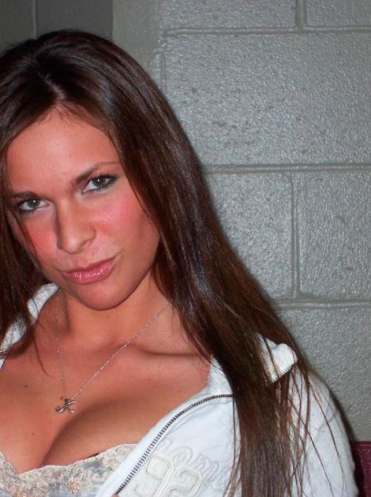 Пьяные девушки в уборной (88 фото)