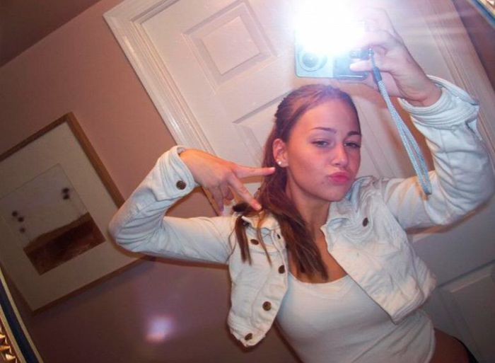 Пьяные девушки в уборной (88 фото)