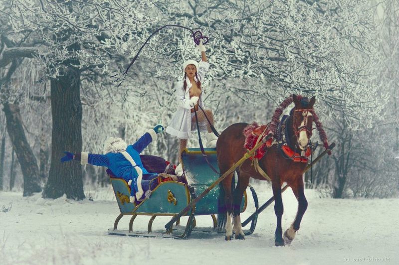 Девушки на снегу