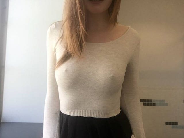 Девушки без бюстгальтеров