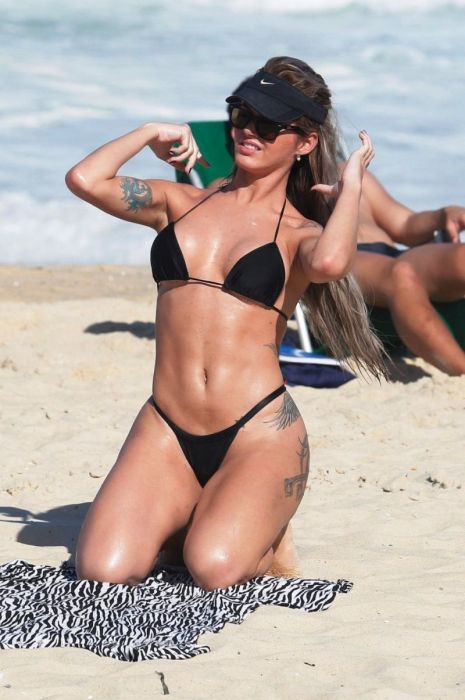 Девушки на пляжах Бразилии