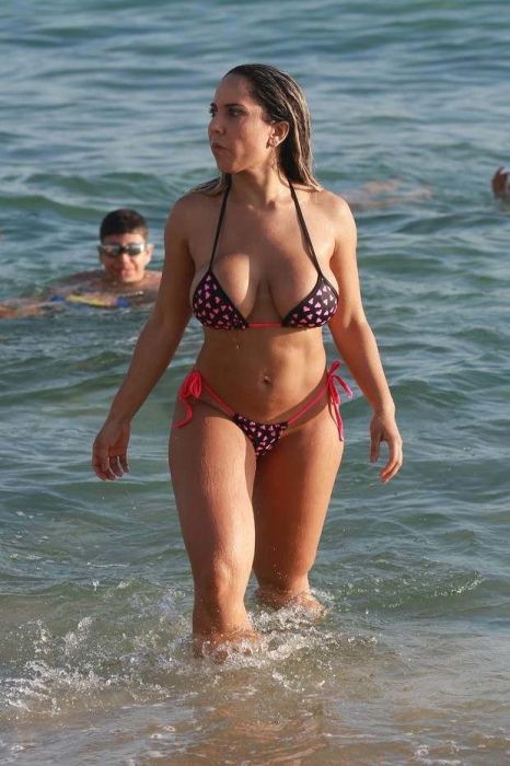 Девушки на пляжах Бразилии