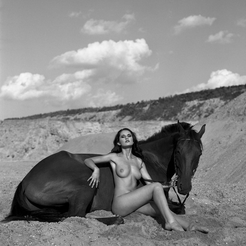 Голые, удивительные и привлекательные