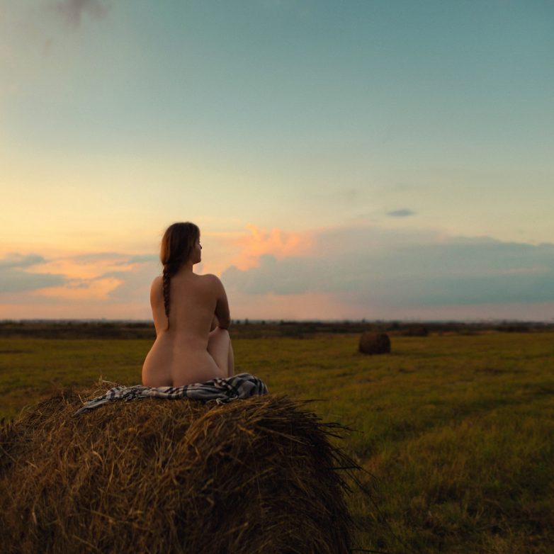 Голые, удивительные и привлекательные