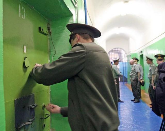 Пытку поп-музыкой во Владимирском централе решено прекратить