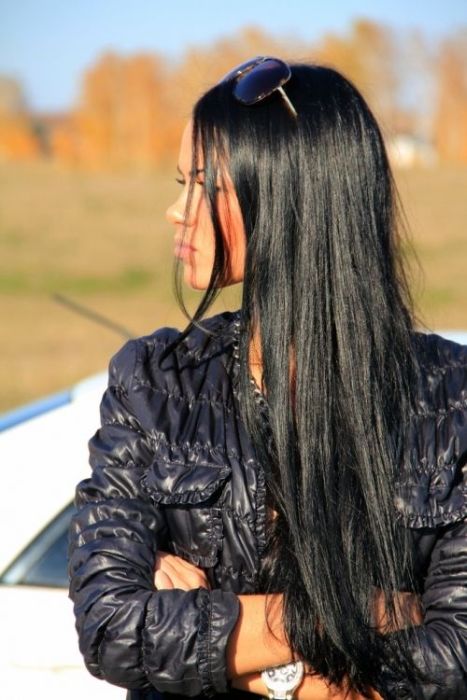 Красивые девушки и их автомобили (103 фото)