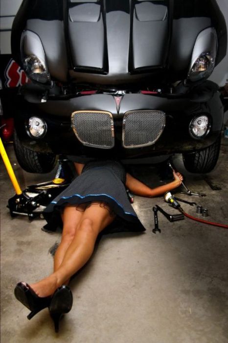 Красивые девушки и их автомобили (103 фото)