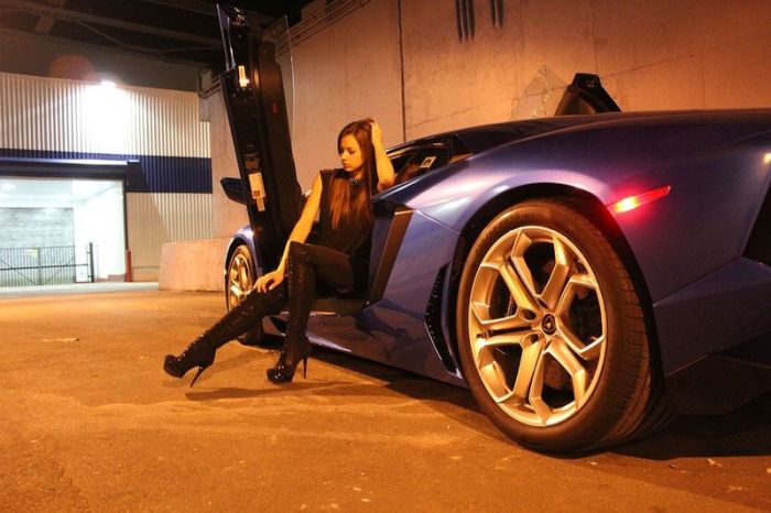 Красивые девушки и их автомобили (103 фото)