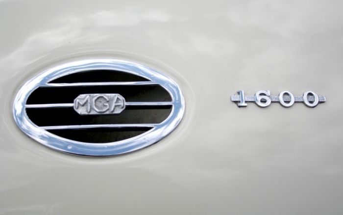 Эмблемы и логотипов ретро автомобилей (158 фото)