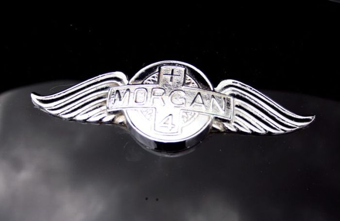 Эмблемы и логотипов ретро автомобилей (158 фото)