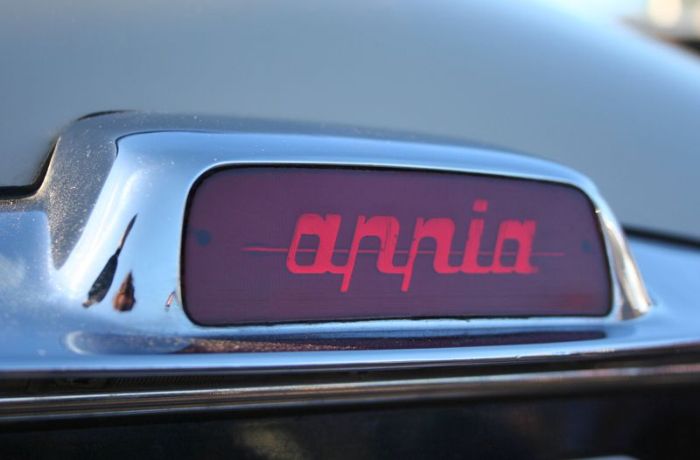 Эмблемы и логотипов ретро автомобилей (158 фото)