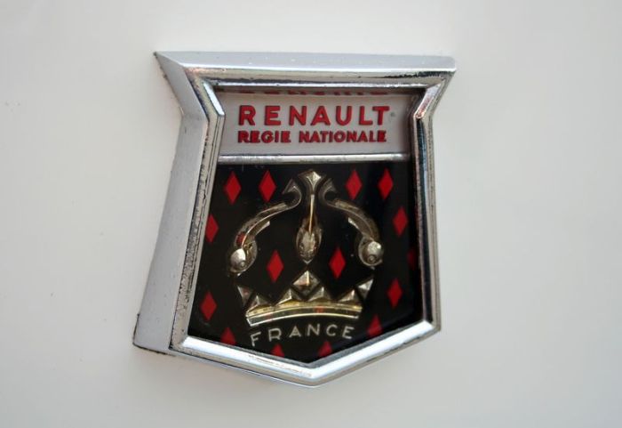 Эмблемы и логотипов ретро автомобилей (158 фото)