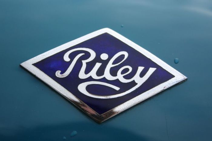 Эмблемы и логотипов ретро автомобилей (158 фото)