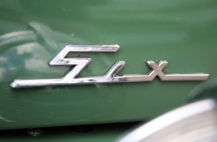 Эмблемы и логотипов ретро автомобилей (158 фото)