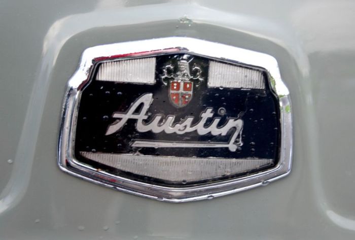 Эмблемы и логотипов ретро автомобилей (158 фото)