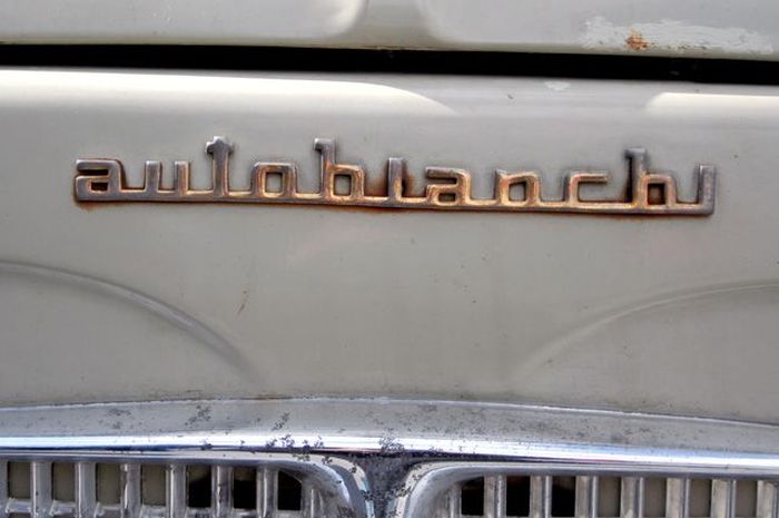 Эмблемы и логотипов ретро автомобилей (158 фото)