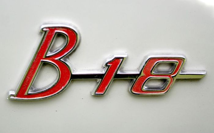 Эмблемы и логотипов ретро автомобилей (158 фото)