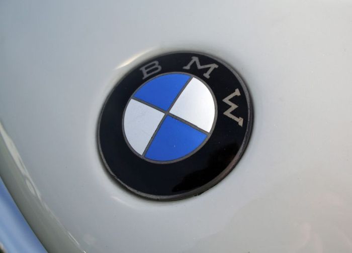 Эмблемы и логотипов ретро автомобилей (158 фото)