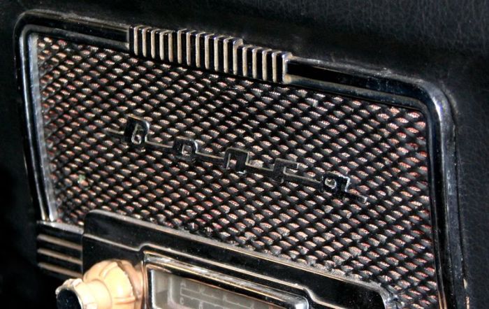 Эмблемы и логотипов ретро автомобилей (158 фото)