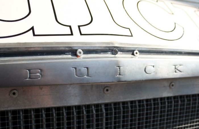 Эмблемы и логотипов ретро автомобилей (158 фото)