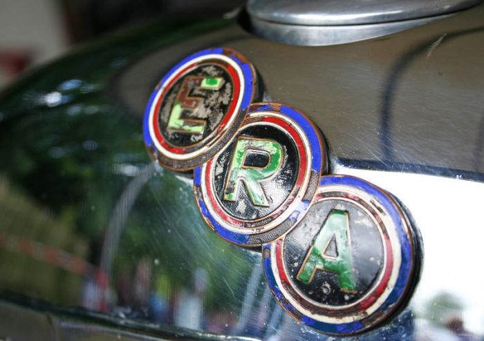 Эмблемы и логотипов ретро автомобилей (158 фото)