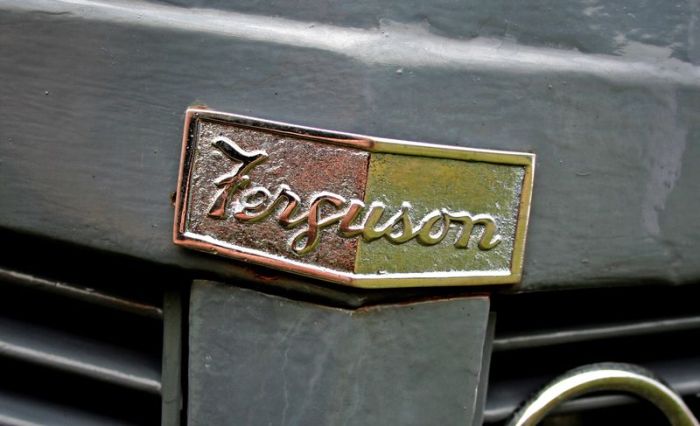 Эмблемы и логотипов ретро автомобилей (158 фото)