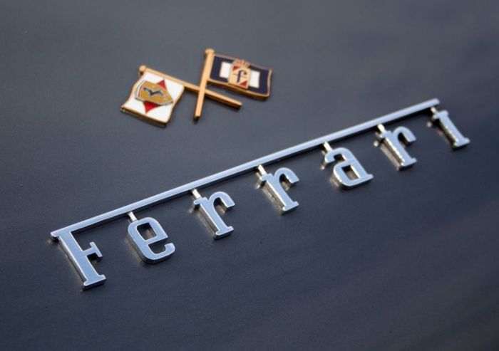 Эмблемы и логотипов ретро автомобилей (158 фото)