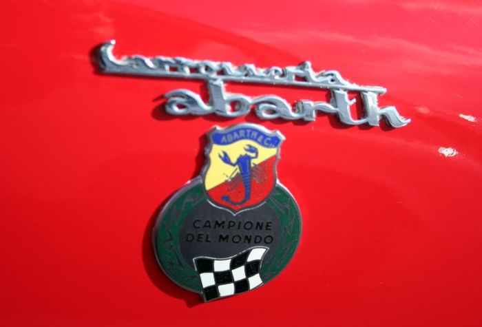 Эмблемы и логотипов ретро автомобилей (158 фото)