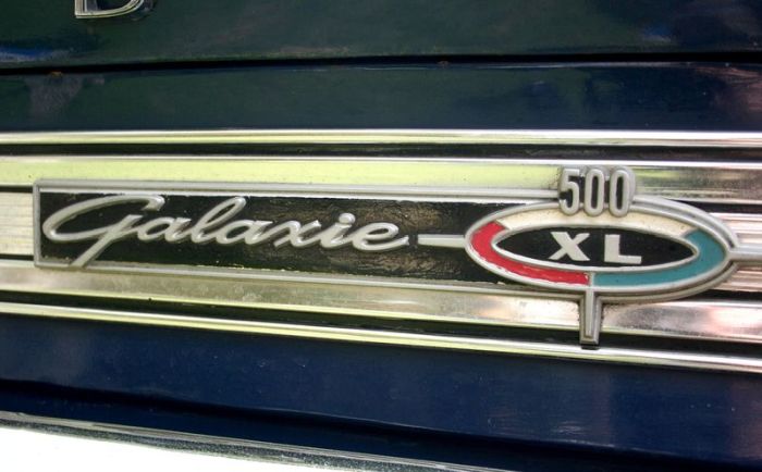 Эмблемы и логотипов ретро автомобилей (158 фото)