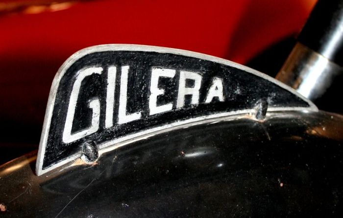 Эмблемы и логотипов ретро автомобилей (158 фото)