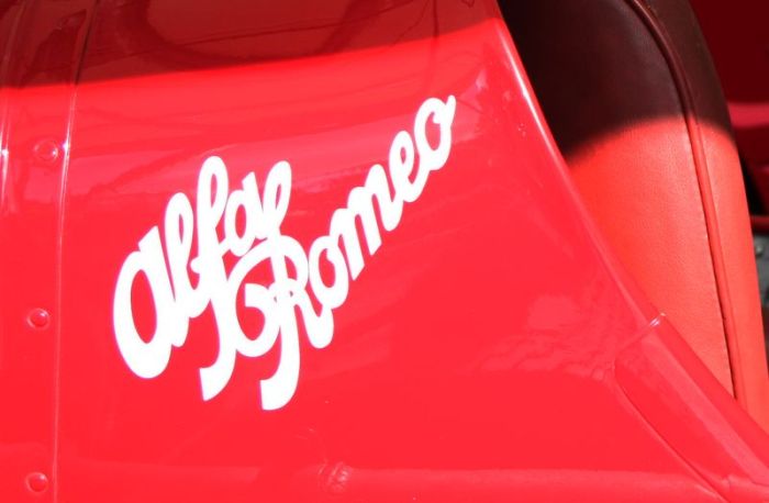 Эмблемы и логотипов ретро автомобилей (158 фото)