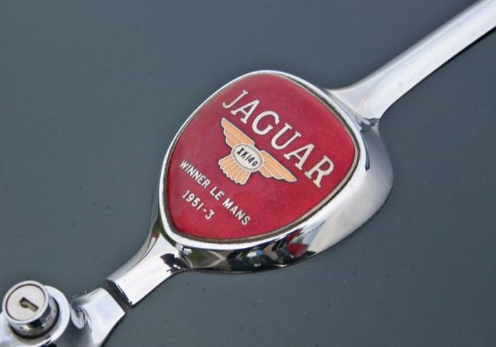 Эмблемы и логотипов ретро автомобилей (158 фото)