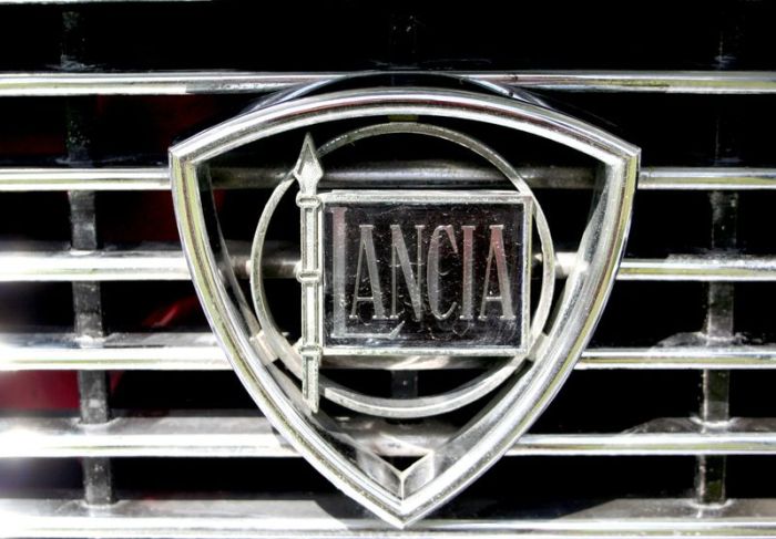 Эмблемы и логотипов ретро автомобилей (158 фото)