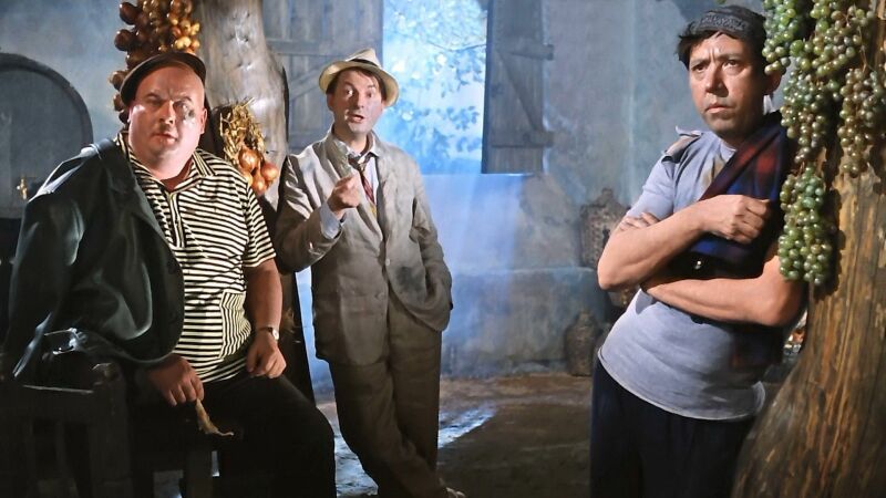 Как звучат названия популярных советских фильмов после перевода Как звучат названия популярных советских фильмов после перевода