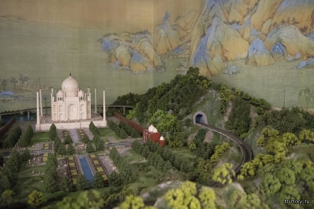 Экскурсия по выставке миниатюр известных городов мира