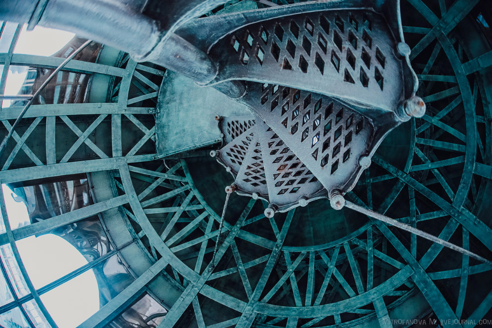 Прогулка по Дому Зингера, где расположен офис Вконтакте Прогулка по Дому Зингера, где расположен офис Вконтакте