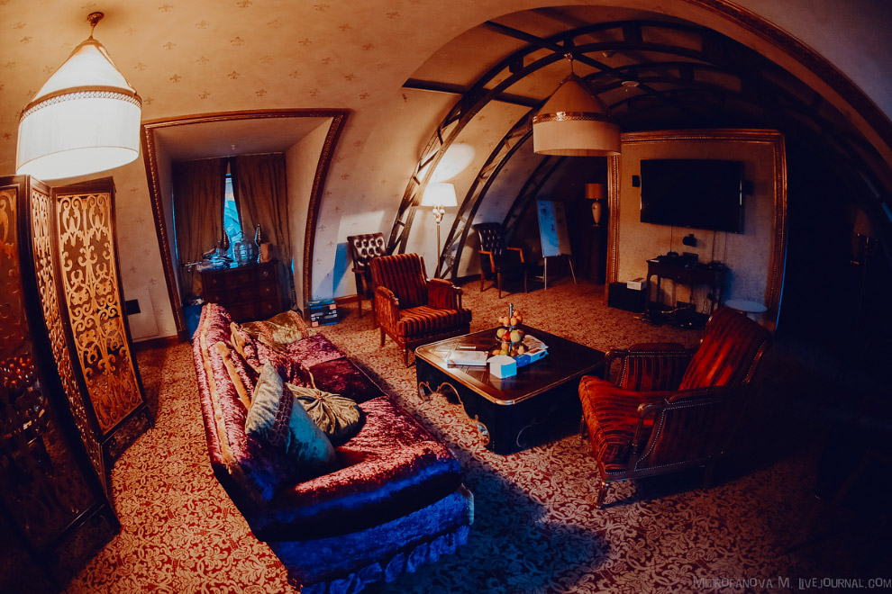 Прогулка по Дому Зингера, где расположен офис Вконтакте Прогулка по Дому Зингера, где расположен офис Вконтакте