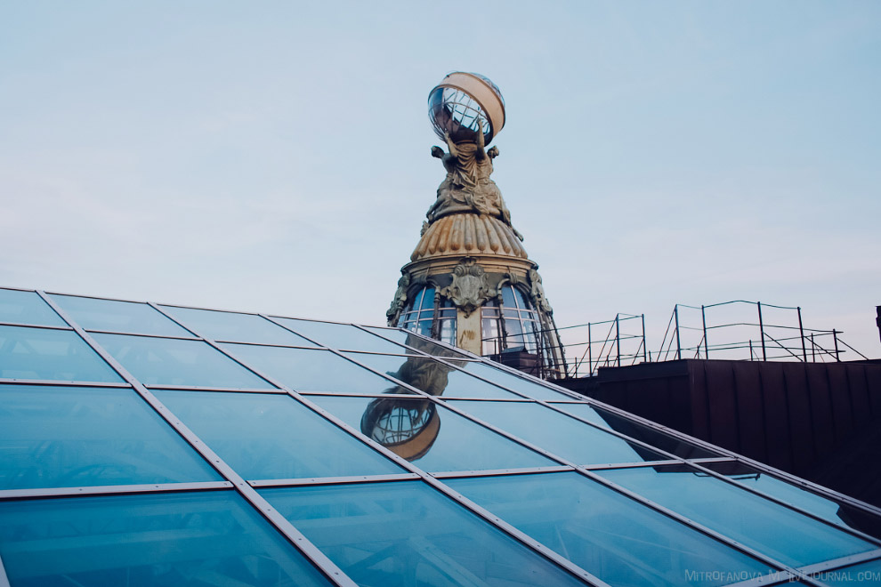 Прогулка по Дому Зингера, где расположен офис Вконтакте Прогулка по Дому Зингера, где расположен офис Вконтакте