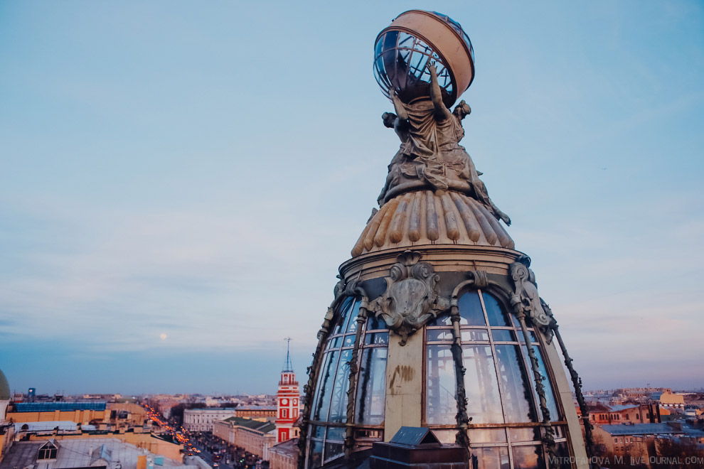 Прогулка по Дому Зингера, где расположен офис Вконтакте Прогулка по Дому Зингера, где расположен офис Вконтакте