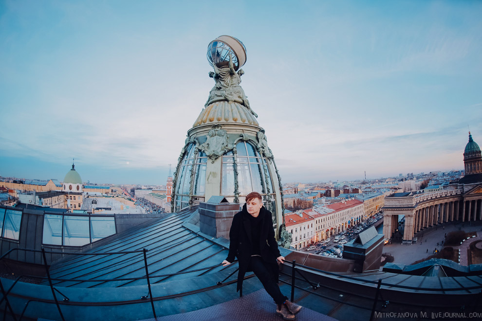 Прогулка по Дому Зингера, где расположен офис Вконтакте Прогулка по Дому Зингера, где расположен офис Вконтакте