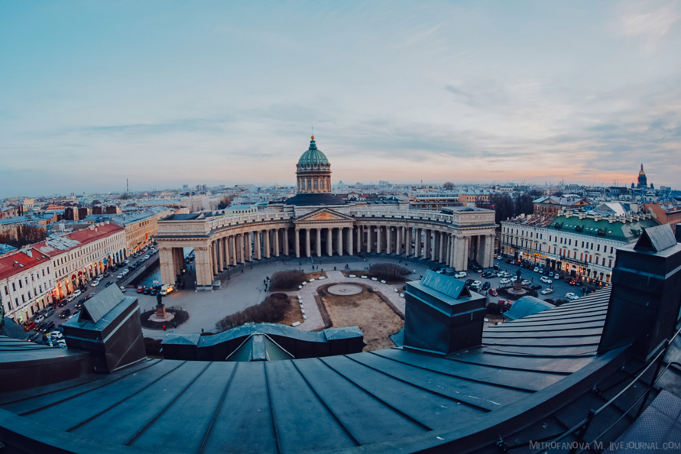 Прогулка по Дому Зингера, где расположен офис Вконтакте Прогулка по Дому Зингера, где расположен офис Вконтакте