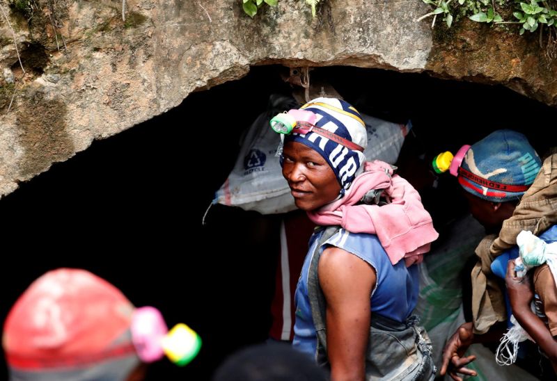 Кустарная добыча золота в Конго