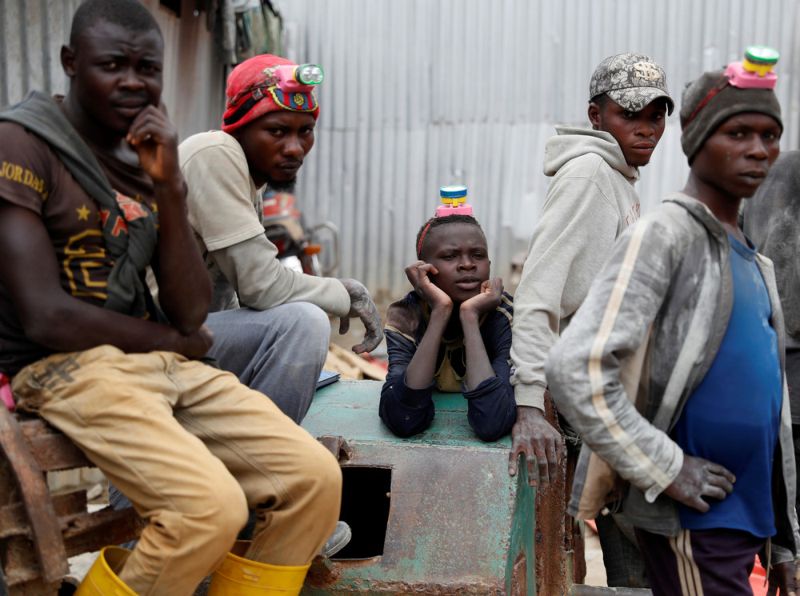 Кустарная добыча золота в Конго