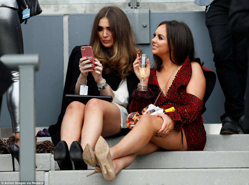 Ladies Day на скачках в Эйнтри