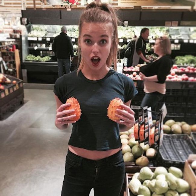 Забавные девушки