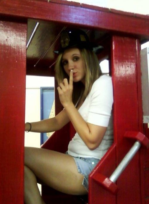 Девушки в шортиках