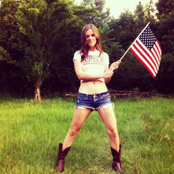 Девушки в шортиках