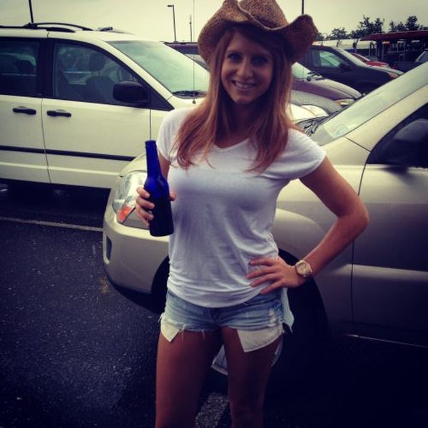 Девушки в шортиках